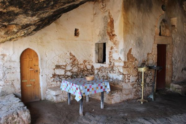 La Grotta dell'Orso nella penisola di Akrotíri a Creta