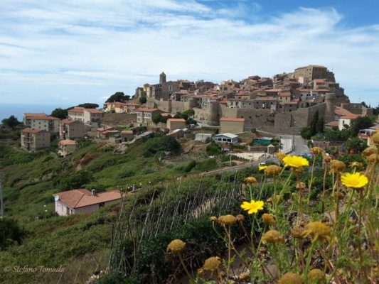 Panorama di Giglio Castello in Toscana