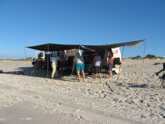 Picnic sulla spiaggia di Cape Leveque nel Western Australia