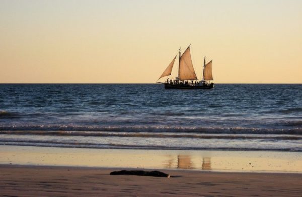 Il tramonto su Cable Beach a Broome in Australia