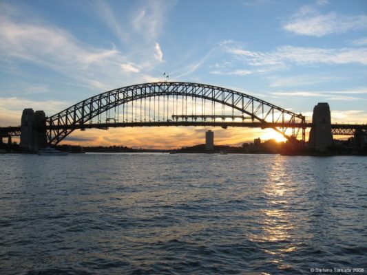 Tramonto sull'Harbour Bridge di Sydney