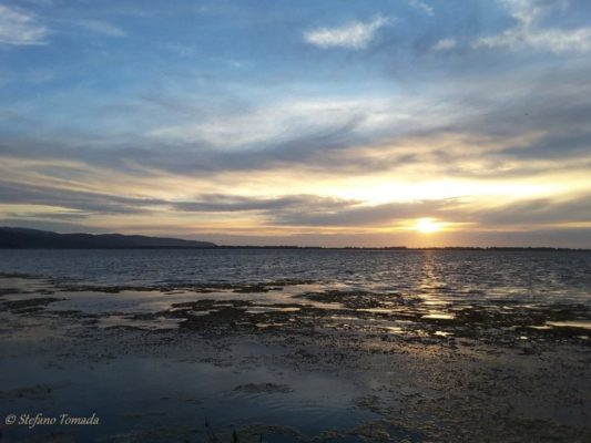 Tramonto sulla laguna di Orbetello in Toscana