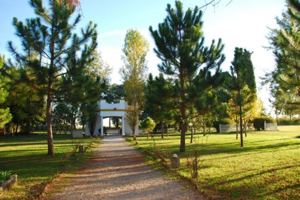 Ingresso Estancia Don Silvano a Capilla del Señor Argentina