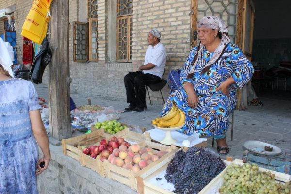 Bazar frutta Bukhara Uzbekistan