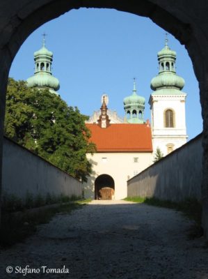 Entrata al convento Camaldolese di Bielany a Cracovia