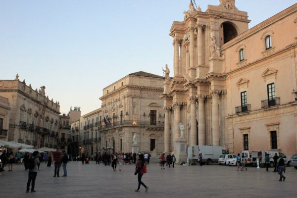 Piazza del Duomo a Siracusa