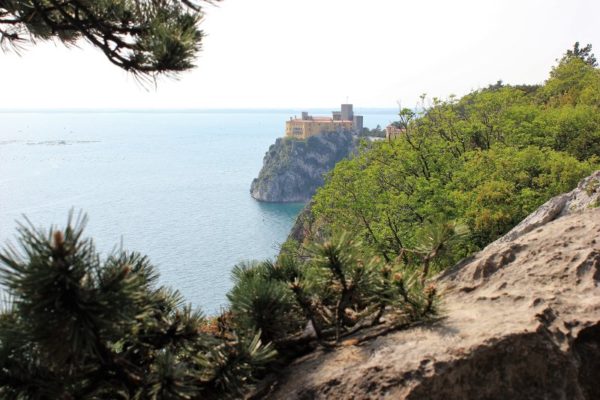 Panorama castello Duino dal sentiero Rilke