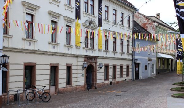 L'edificio del museo cittadino a Villach