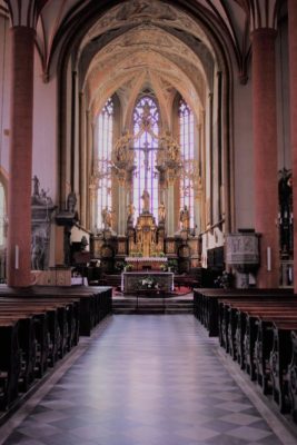 L'interno della chiesa di St. Jakob a Villach in Austria