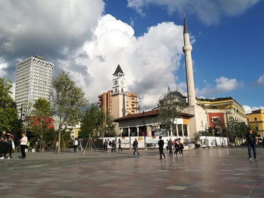 La Moschea Haxhi Et’hem Bey e la Torre Orologio a Tirana