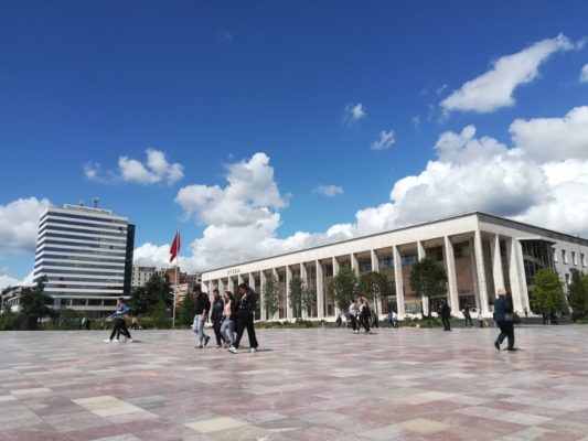 Il Palazzo della Cultura a Tirana