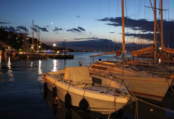 Panorama notturno di Muggia