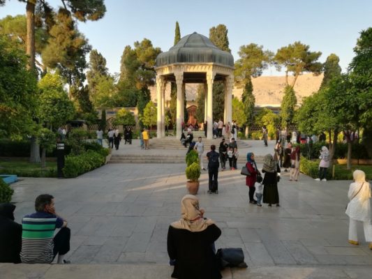 Il mausoleo del poeta Hafez a Shiraz in Iran