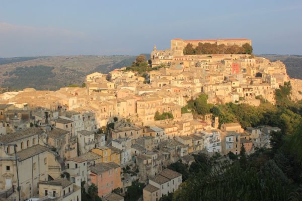 Panorama di Ragusa Ibla al tramonto