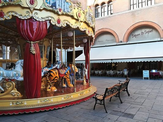 Giostra per bambini in Piazza dei Signori a Treviso