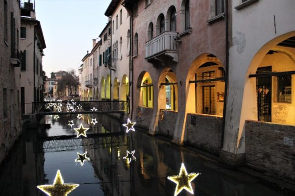 Il canale dei Buranelli con il famoso sottoportico