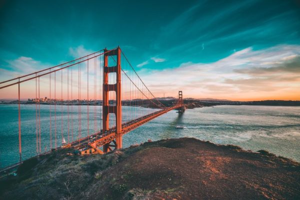 Il ponte Golden Gate al tramonto a San Francisco