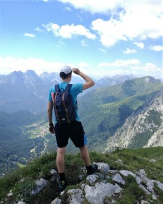 Riccardo Tomada sul Costone Stella lungo il sentiero Spinotti nelle Alpi Carniche