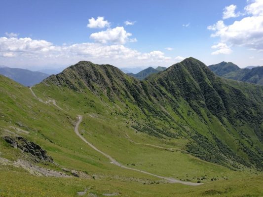 La strada che dal Rifugio Marinelli porta al Rifugio Tolazzi nelle Alpi Carniche