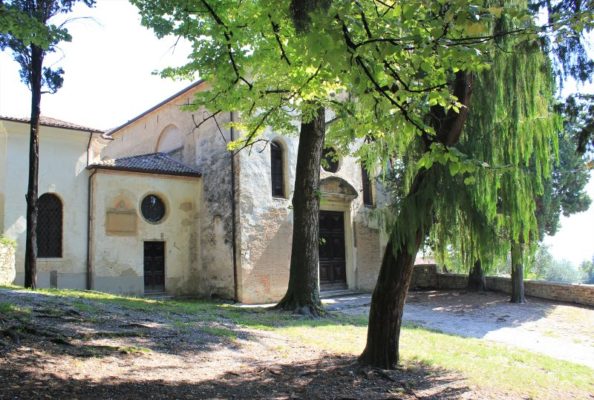 La facciata delle Chiesa di San Gottardo ad Asolo