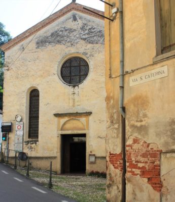 La facciata della Chiesa di Santa Caterina ad Asolo