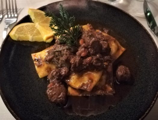 Piatto di ravioli al ragù di cinghiale al Ristorante La Castellana a Montefioralle