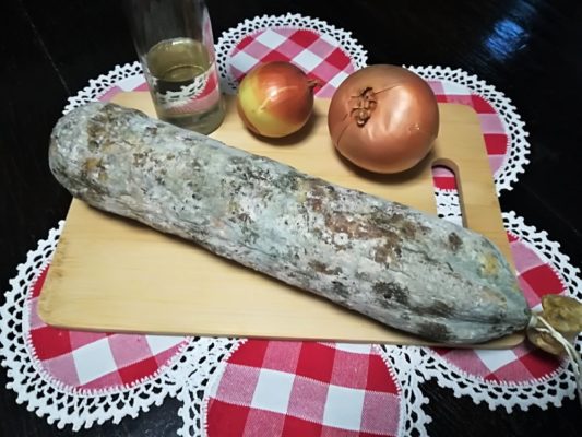 Salame, aceto e cipolla