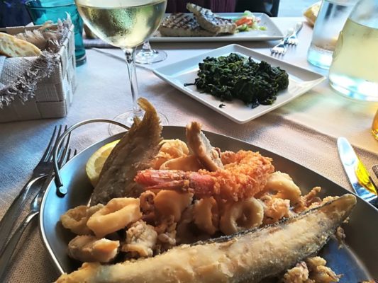 Piatto di fritto misto di pesce alla Trattoria al Mare di Caorle