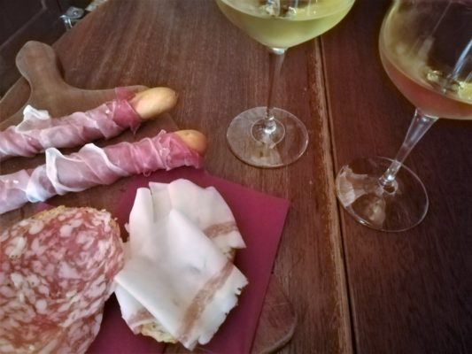 Aperitivo presso l'enoteca La Trappola a San Daniele del Friuli