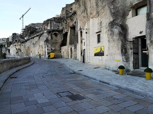 Passeggiando in via Madonna della Virtù a Matera