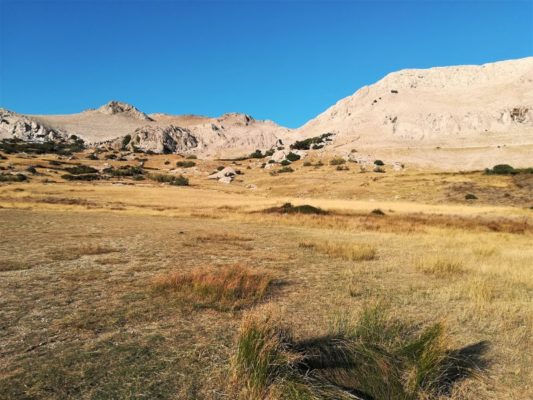 Panorama dell'isola di Pag nei pressi di Metajna