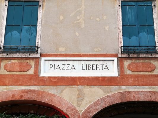 Piazza della Libertà a Bassano del Grappa