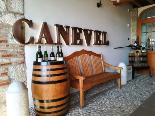 L'ingresso della cantina Canevel Spumanti a Valdobbiadene