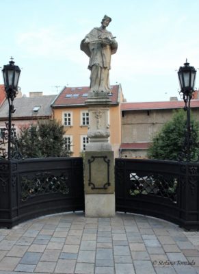 Una statua sul ponte Michalský a Bratislava