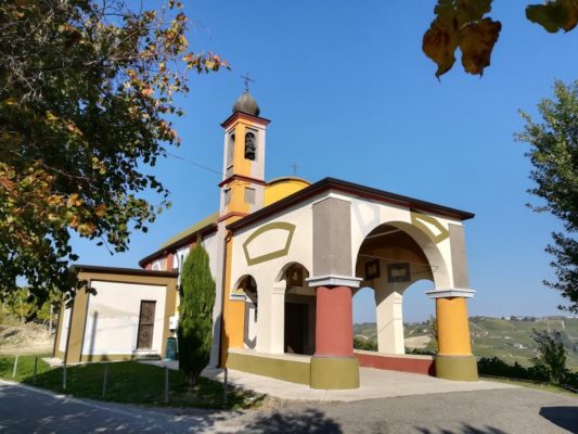 La chiesa della Beata Vergine del Carmine a Coazzolo nelle Langhe