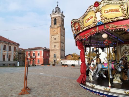 Piazza Castello a La Morra nelle Langhe