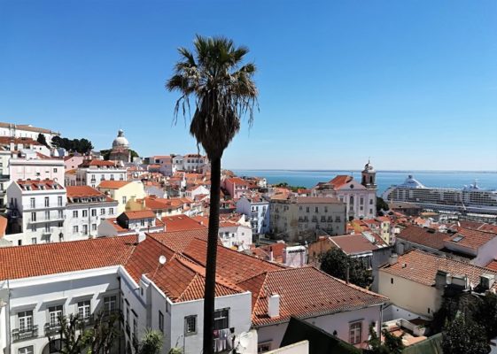 Panorama di Lisbona dal miradouro di Santa Luzia