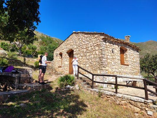 Il rifugio della Guardia Forestale nella Riserva dello Zingaro in Sicilia