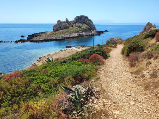 La spiaggia di Cala Faraglione a Levanzo