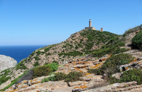 Il faro di Capo Sandalo nell'Isola di San Pietro in Sardegna