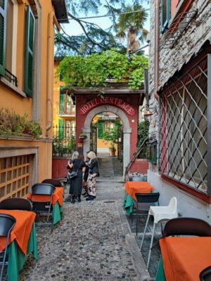 An alley in the historic center of Bellagio, Italy