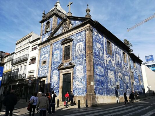 La Capela das Almas ad Oporto