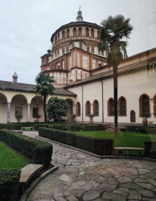 Il Chiostro di Santa Maria delle Grazie a Milano