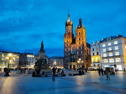 Rynek Główny a Cracovia