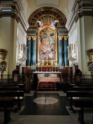 Interno della Iglesia de San Ginés a Madrid