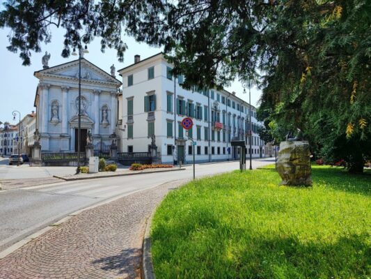 Il Palazzo Arcivescovile e la Chiesa di Sant'Antonio Abate a Udine