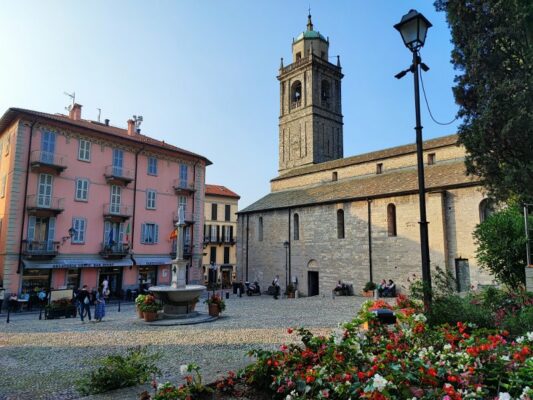 Piazza della Chiesa a Bellagio