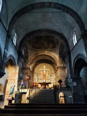 L'interno della Collegiata di San Candido