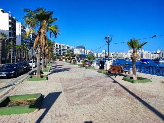 Il lungomare di Gżira a Malta