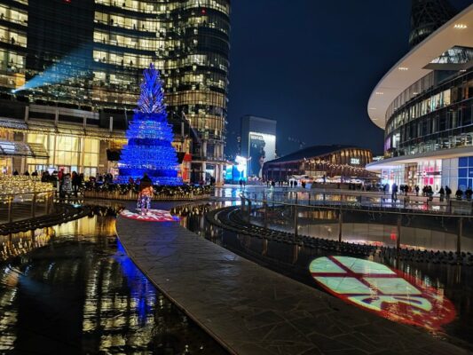 Piazza Gae Aulenti a Milano